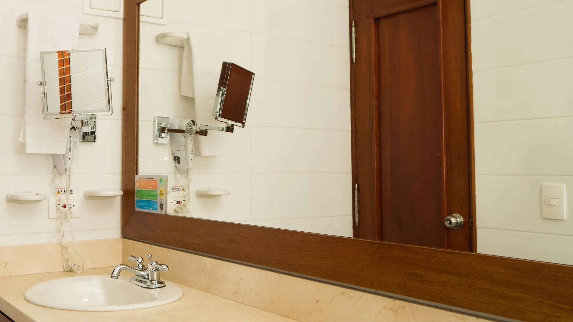 Hotel Sauces Del Estadio Μεντεγίν