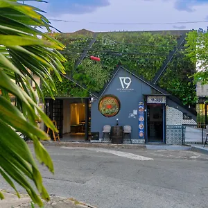 Hotel 79