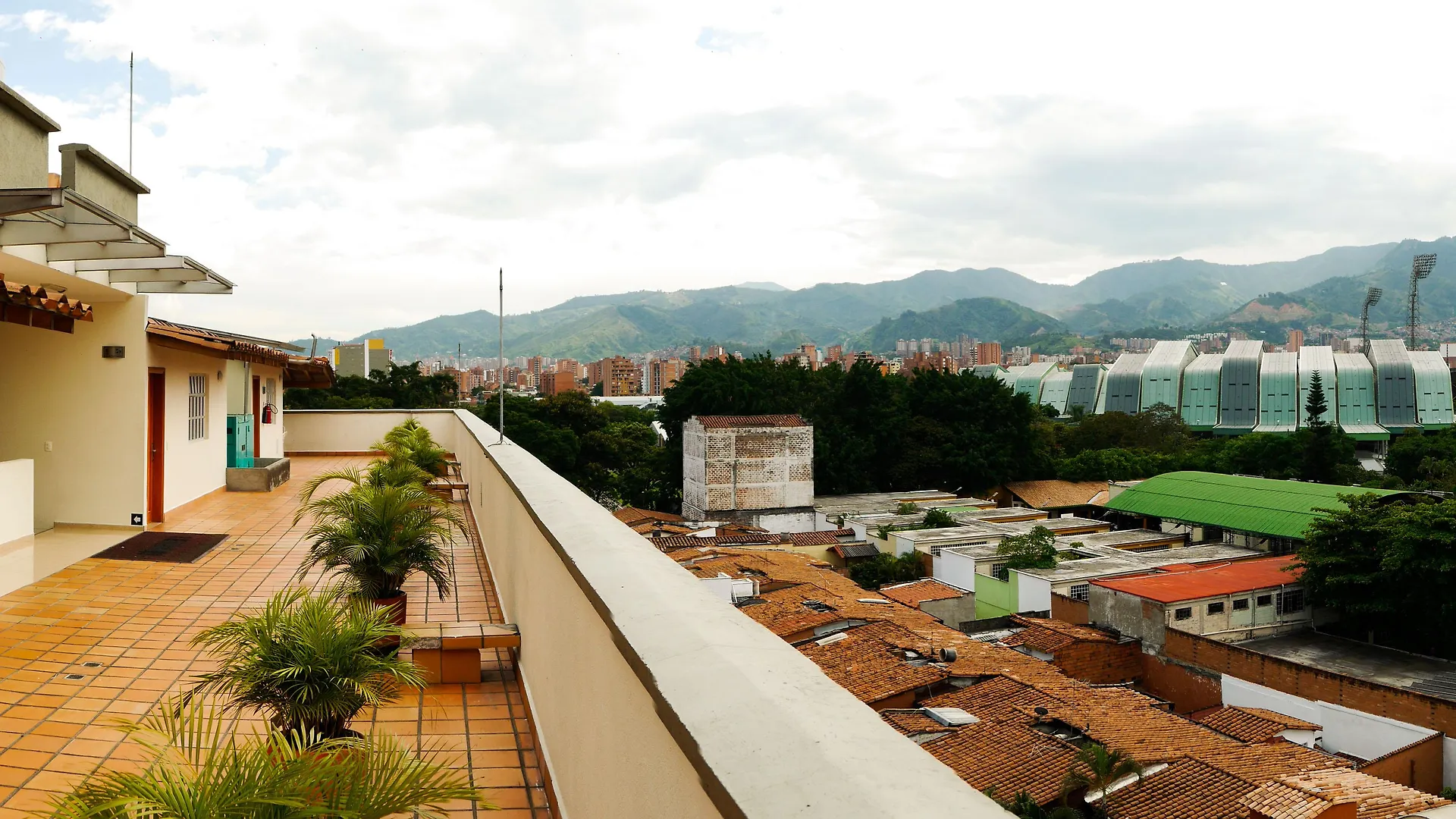 Hotel Sauces Del Estadio Medellin